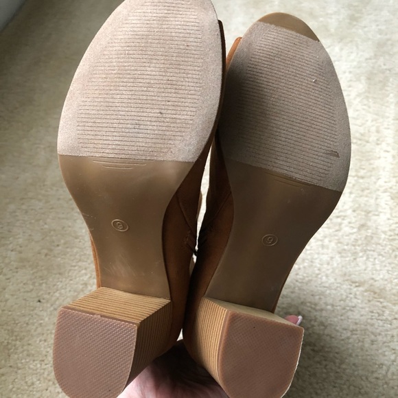 Charlotte Russe Sarah Booties Size 9 Color Chestnut - Picture 7 of 8